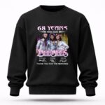 68 years 1958 2026 Bee Gees Maurice Gibb Barry Gibb Robin Gibb Signatures Thanks 3 Sweatshirt.jpg