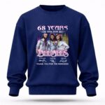 68 years 1958 2026 Bee Gees Maurice Gibb Barry Gibb Robin Gibb Signatures Thanks 8 Sweatshirt.jpg